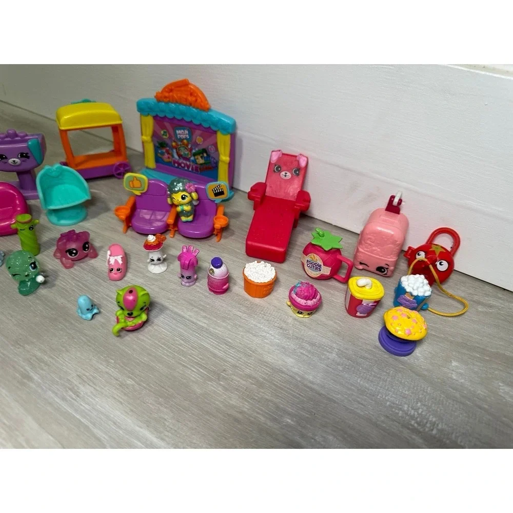 Shopkins Playset Lot ‎ Figures Accessories Movie Theater Kitchen Fun